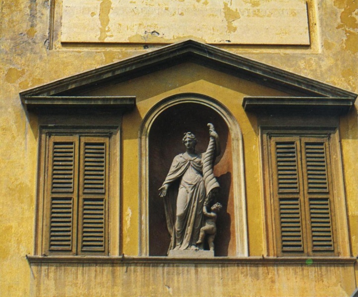 File:Gelpi Statua dell'Ospitalita 2.jpg