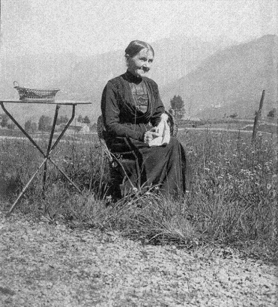 File:Pesenti Amalia - Alzano.jpg